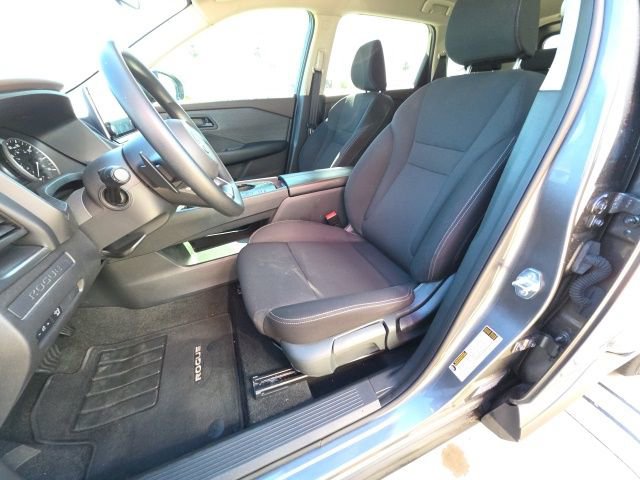 Used 2023 Nissan Rogue S image 13