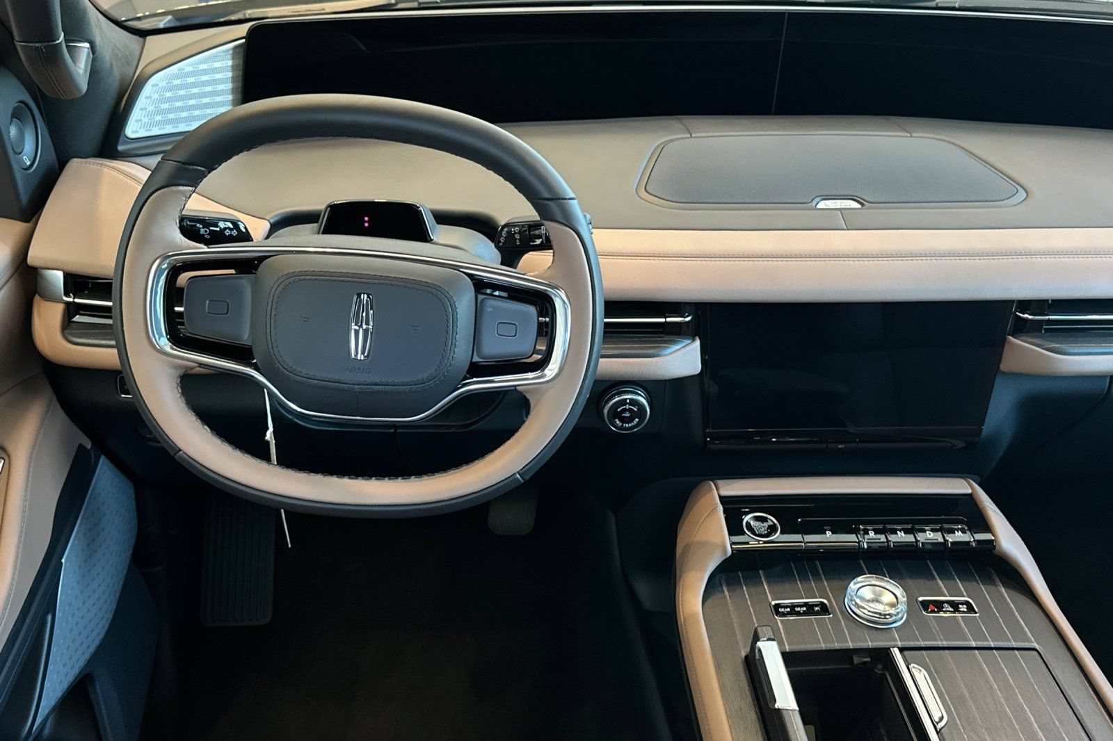 New 2026 Lincoln Navigator L Black Label AWD/4WD image 13