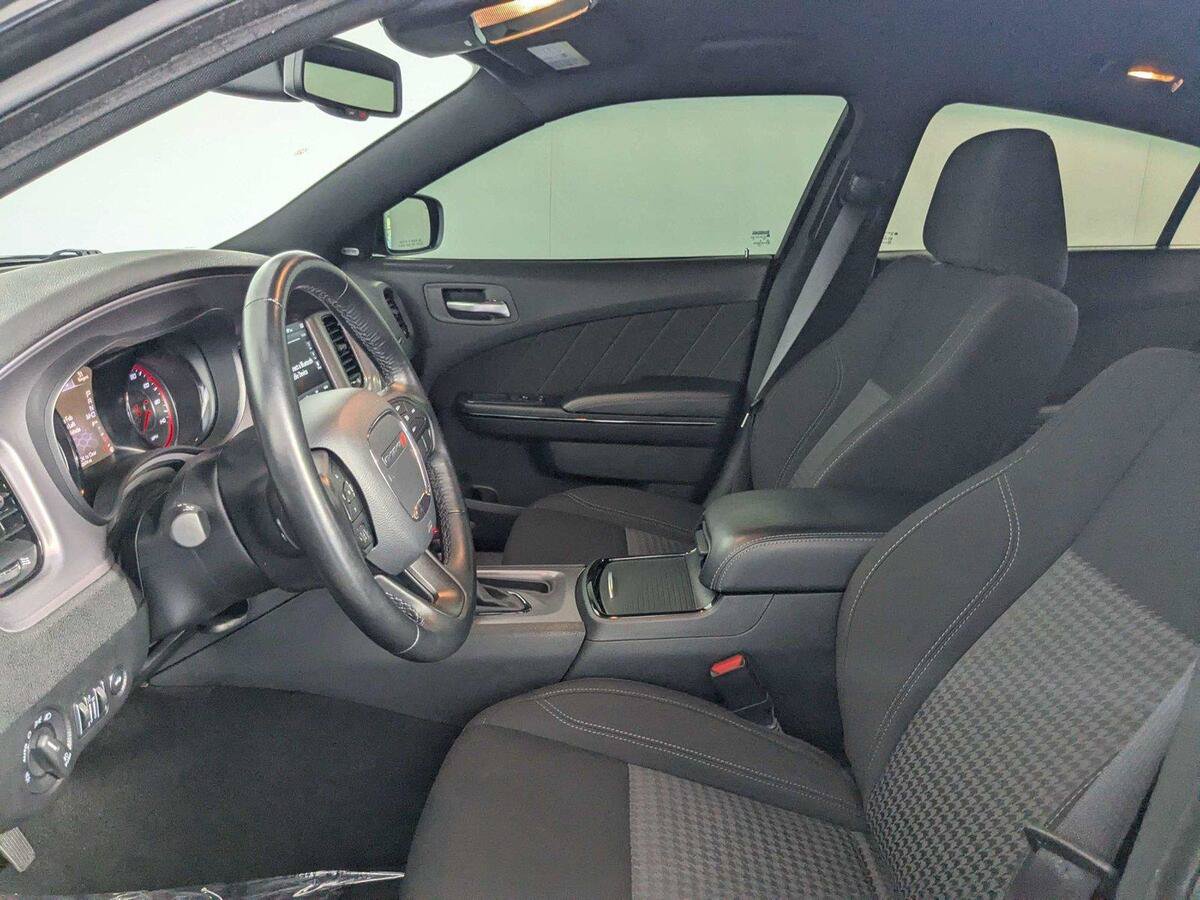 Used 2023 Dodge Charger SXT w/ Blacktop Package AWD/4WD image 9