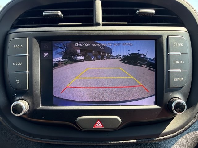 Certified 2023 Kia Soul LX w/ LX Technology Package FWD image 16