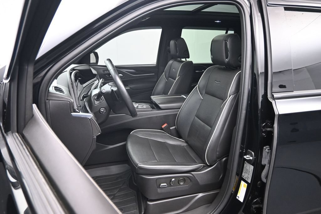 Used 2022 Cadillac Escalade Sport w/ Touring Package AWD/4WD image 20