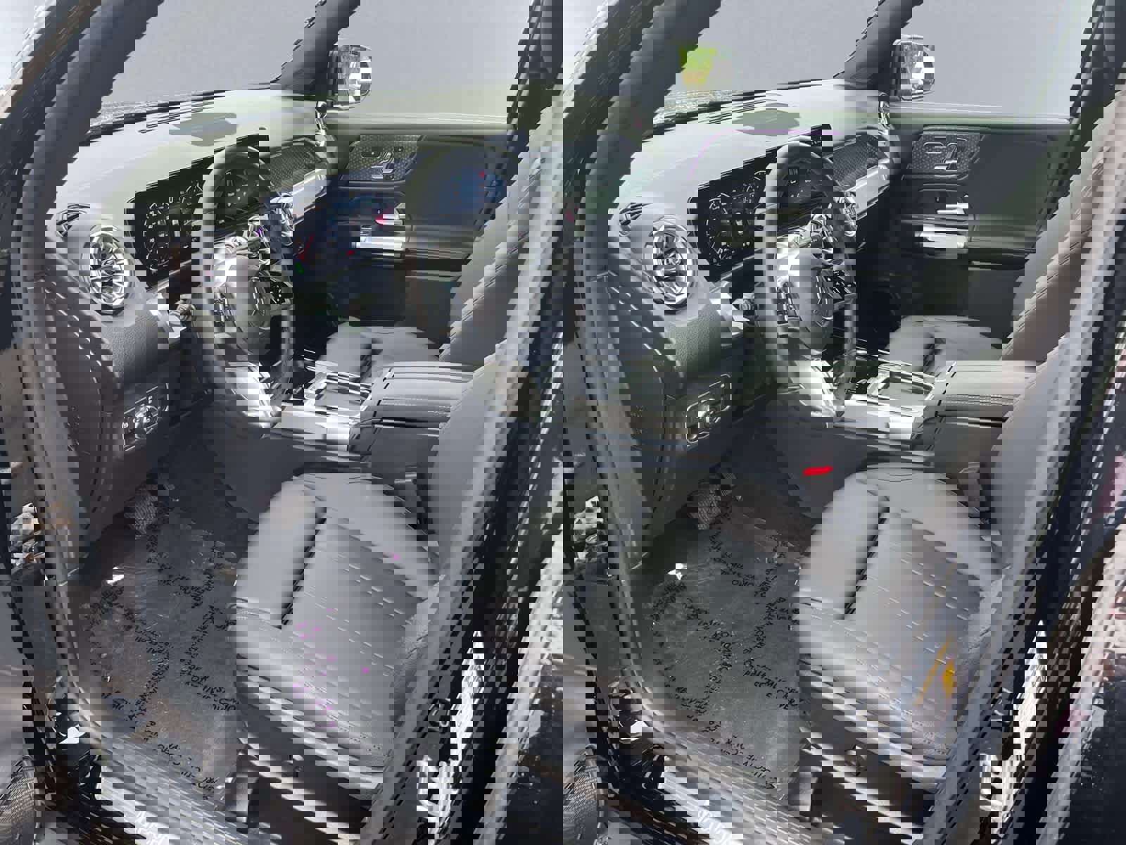 Used 2024 Mercedes-Benz GLB 250 4MATIC image 7