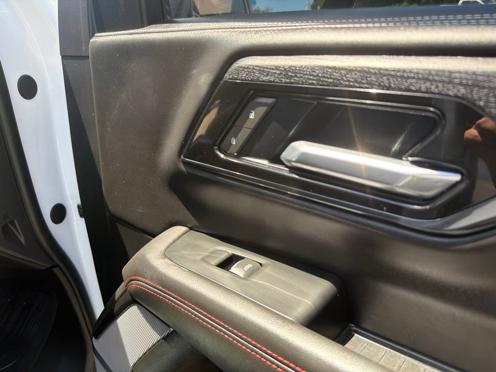 Certified 2025 GMC Yukon AT4 Ultimate w/ LPO, Floor Liner Package AWD/4WD image 33