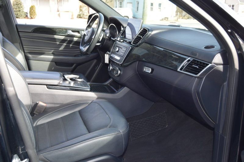 Used 2019 Mercedes-Benz GLE 43 AMG 4MATIC w/ Premium 3 Package image 16