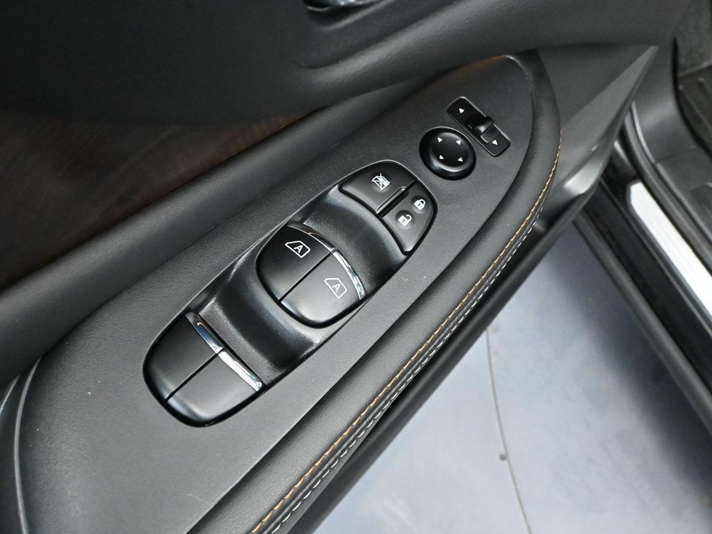 Used 2024 Nissan Murano Platinum AWD/4WD image 18