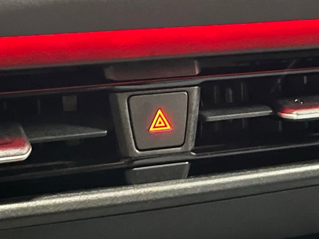 New 2025 Volkswagen Tiguan SE R-Line image 11