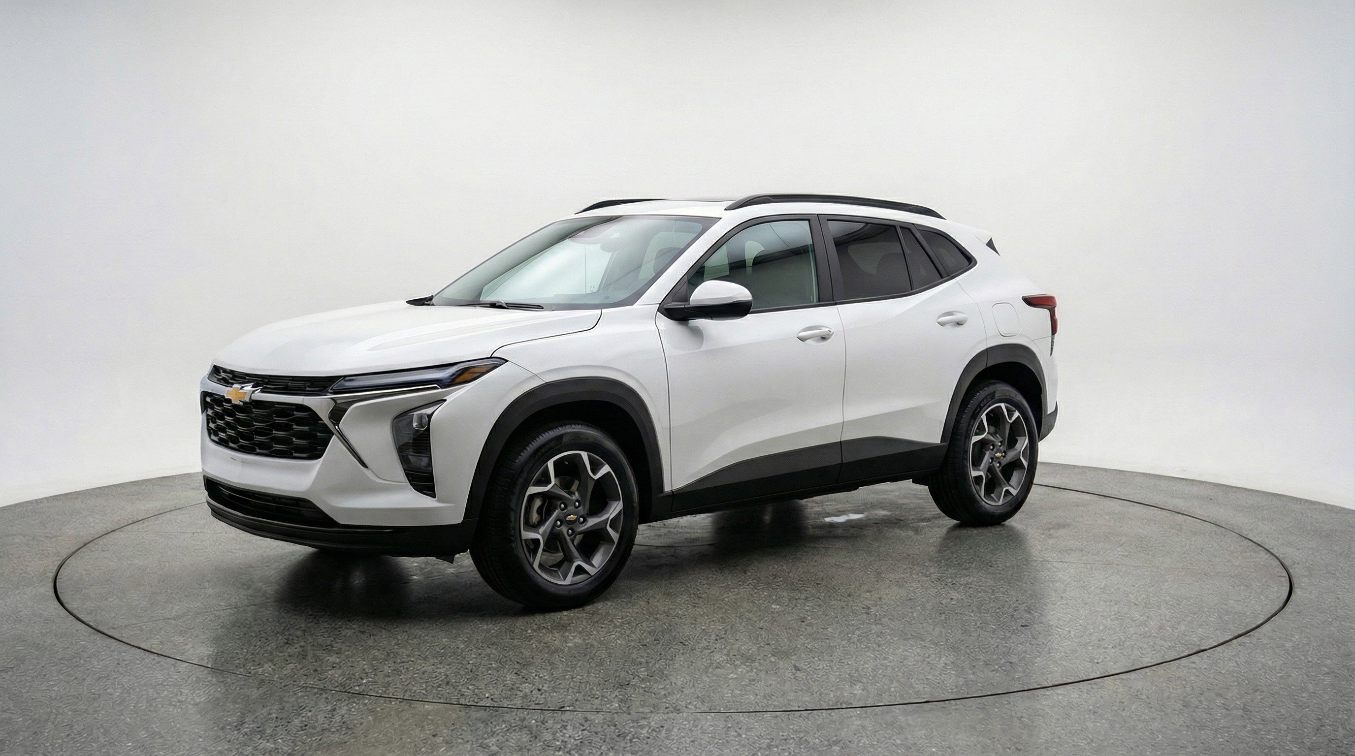 Used 2025 Chevrolet Trax LT w/ LT Convenience Package FWD image 3