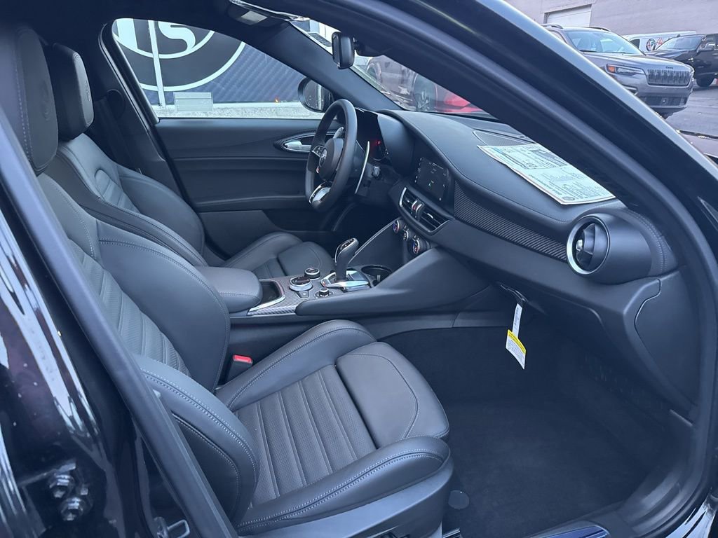 New 2024 Alfa Romeo Giulia Quadrifoglio w/ Active Assist Plus Package image 21