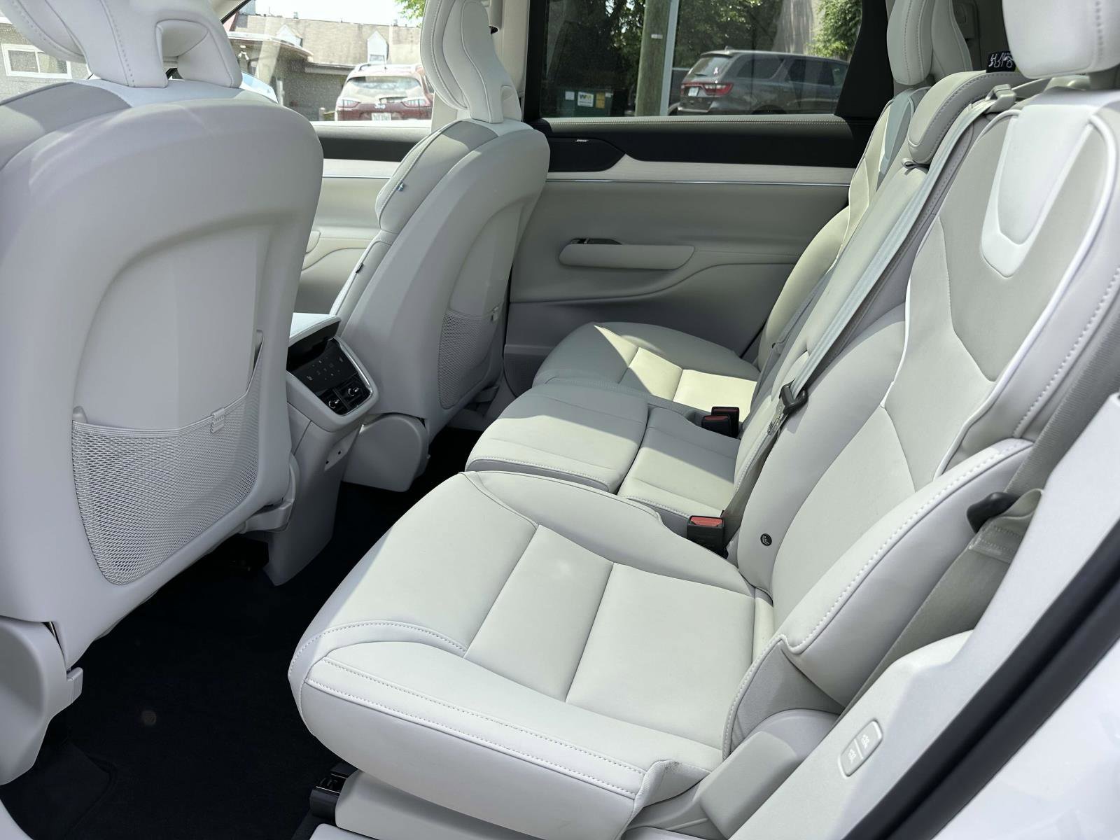 New 2025 Volvo EX90 Plus AWD/4WD image 14
