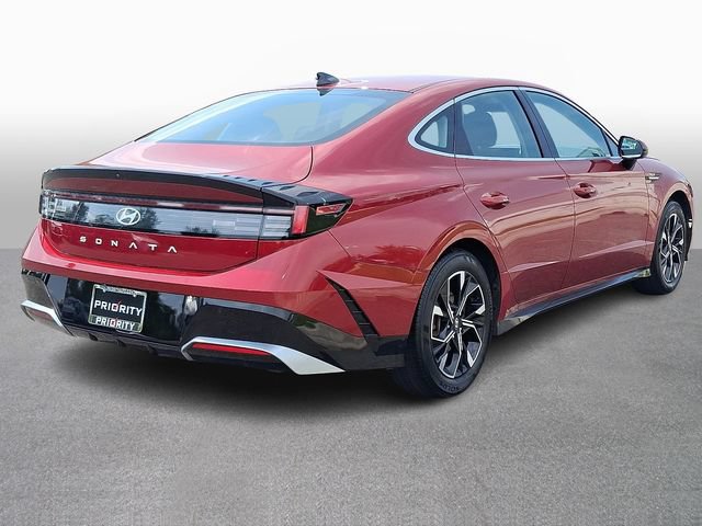 Used 2025 Hyundai Sonata SEL FWD image 4