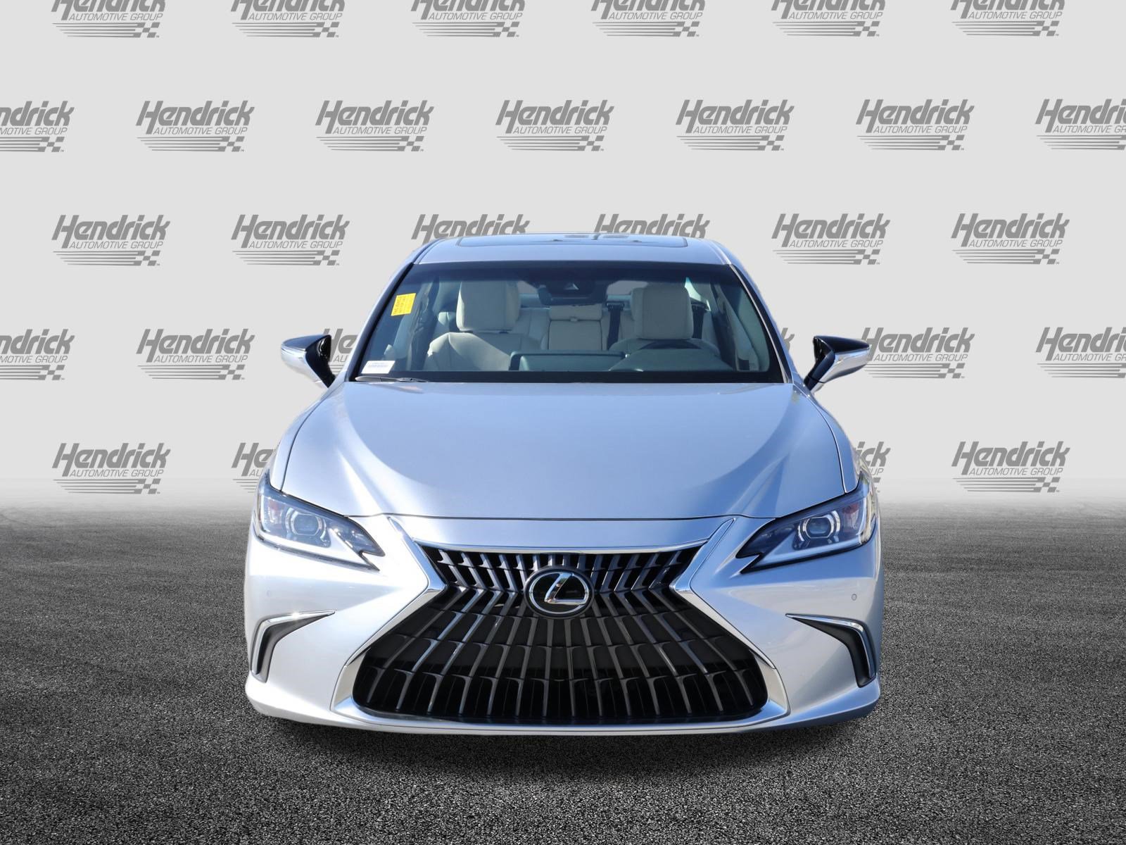 Used 2025 Lexus ES 300h w/ Premium Package image 3