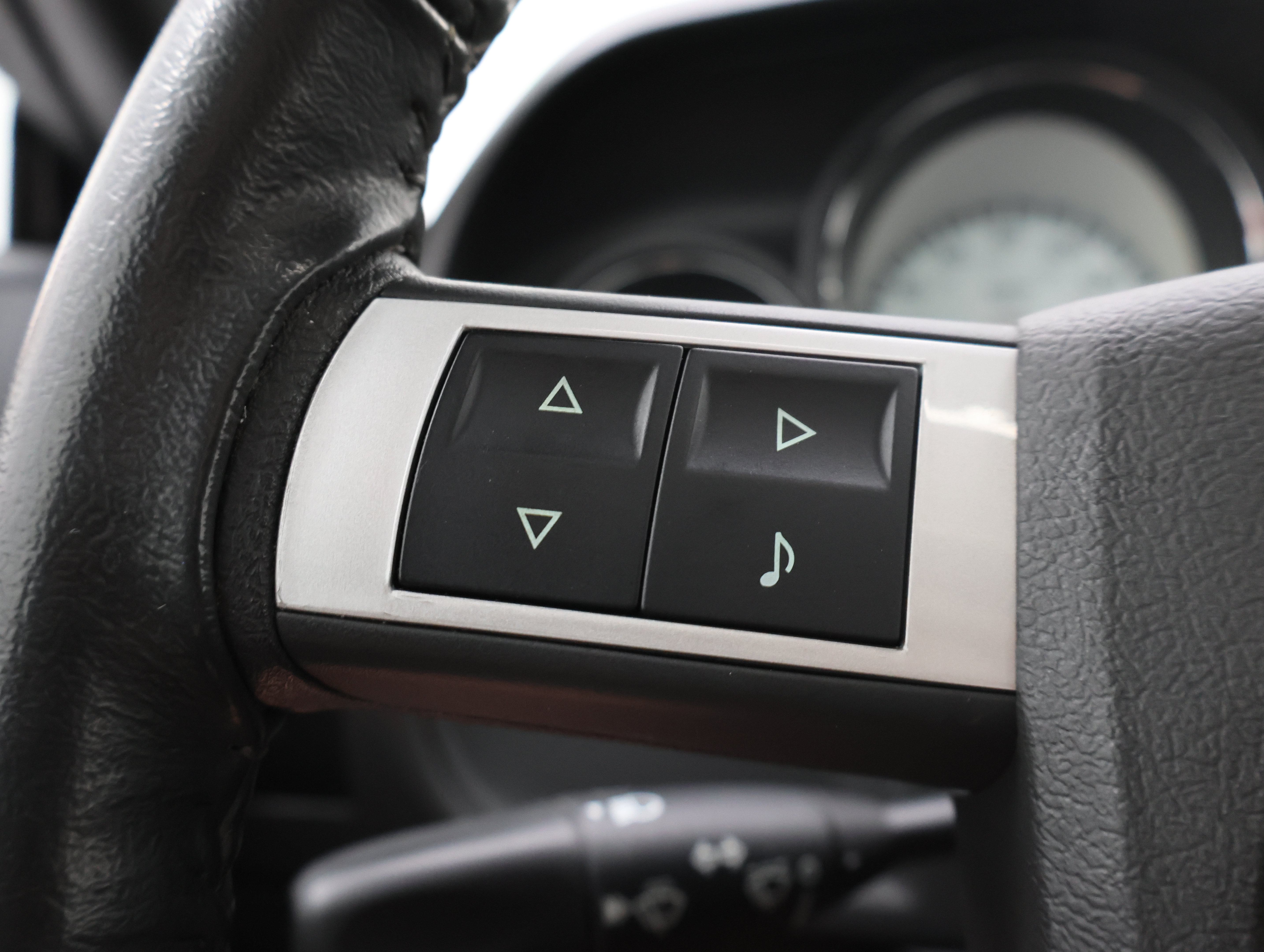 Used 2010 Dodge Challenger R/T RWD image 12