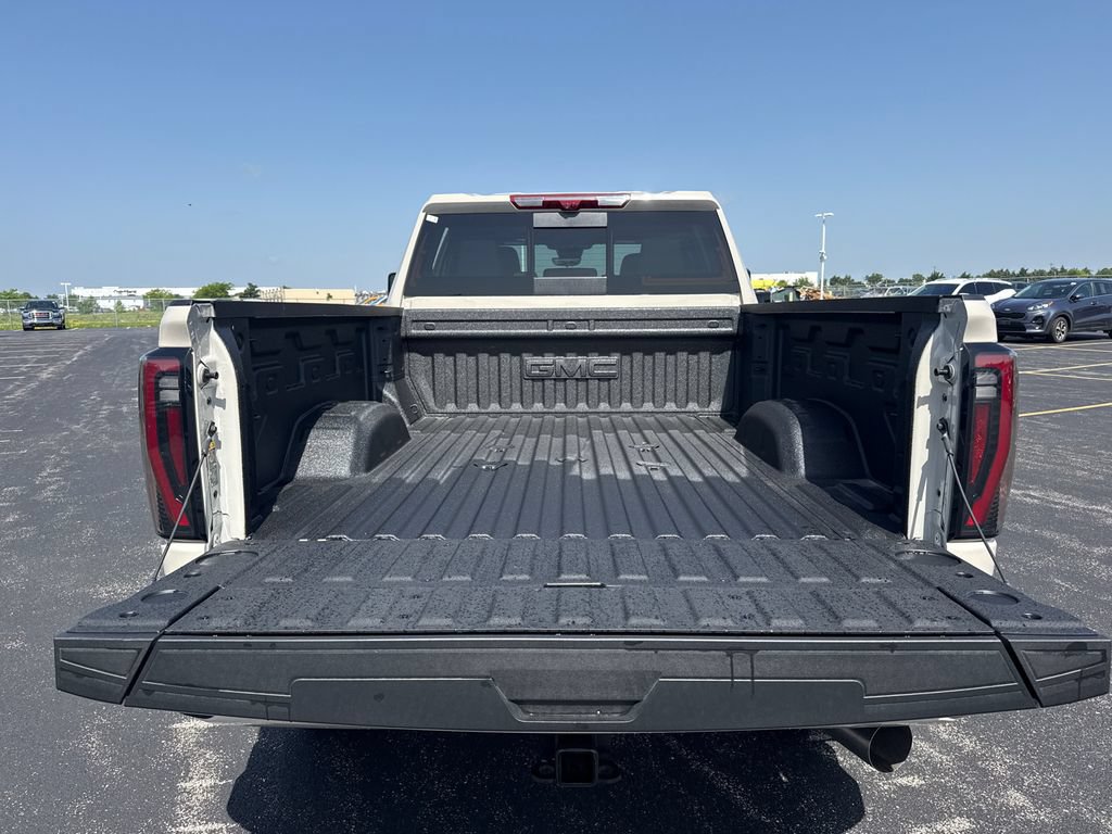 New 2026 GMC Sierra 2500 AT4 w/ AT4 Premium Plus Package AWD/4WD image 35