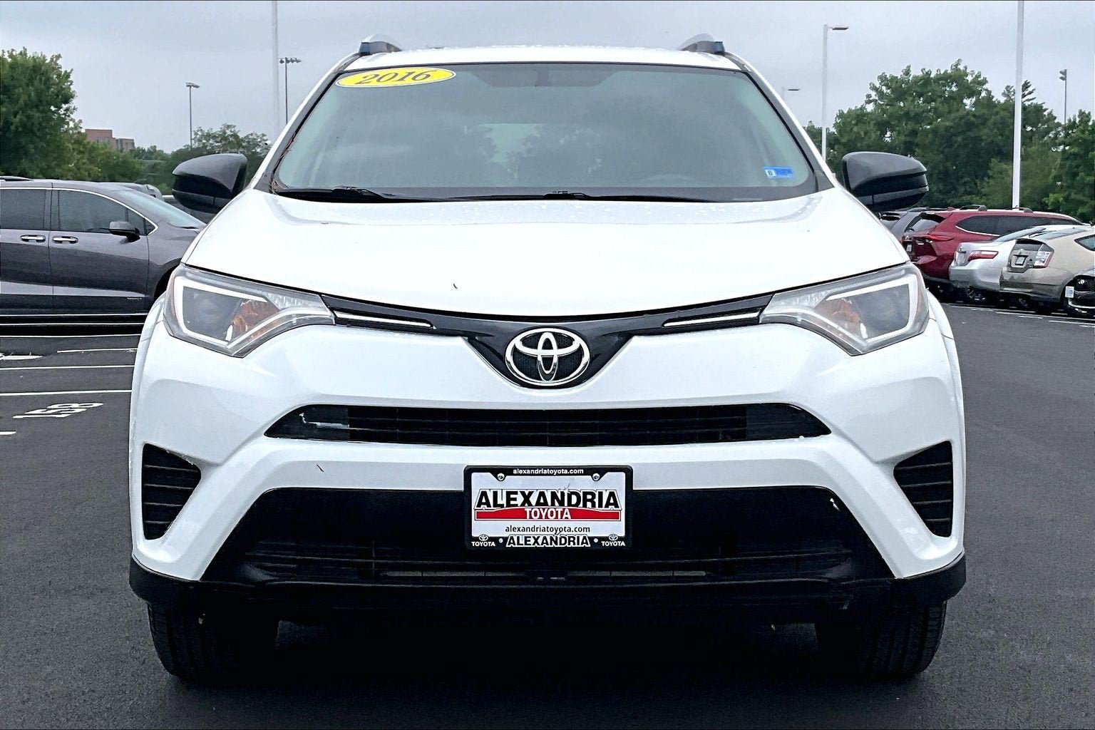 Used 2016 Toyota RAV4 LE AWD/4WD image 3