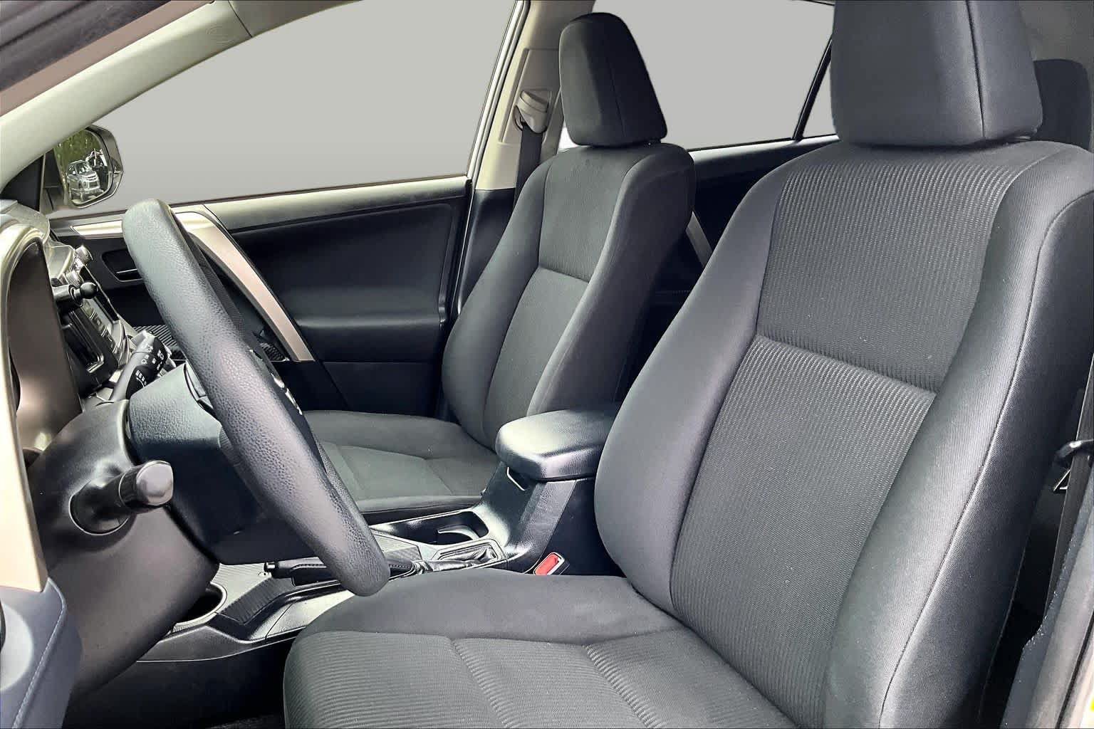 Used 2015 Toyota RAV4 LE FWD image 8