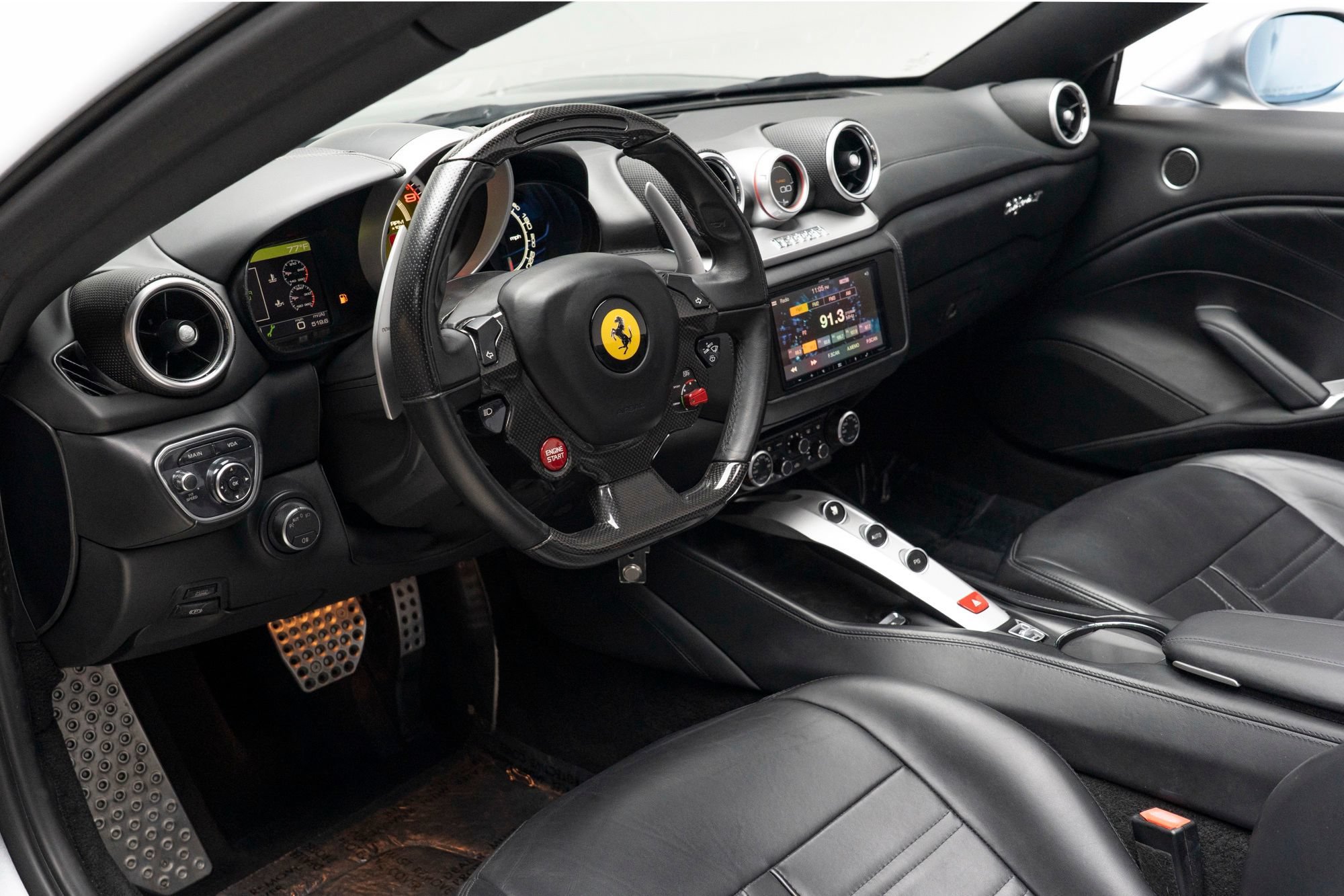 Used 2016 Ferrari California T RWD image 15