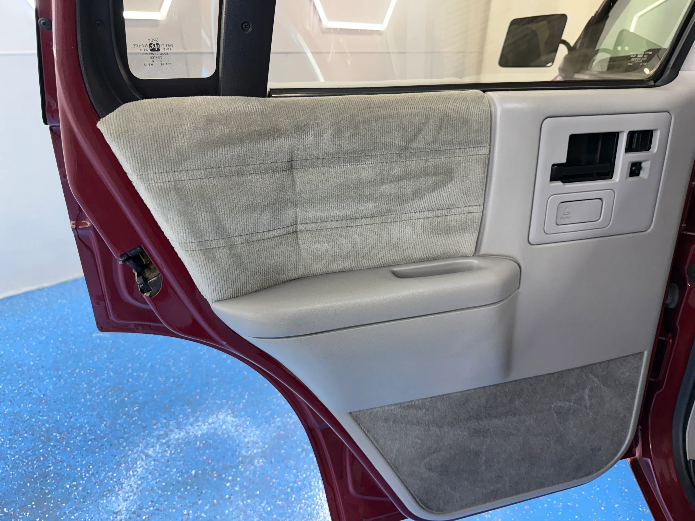 Used 1994 Chevrolet S10 Pickup 4WD 4-Door image 26