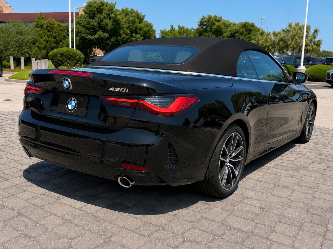 Used 2024 BMW 430i Convertible w/ Convenience Package RWD image 7