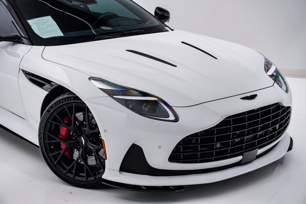 Used 2024 Aston Martin DB12 Coupe RWD image 4