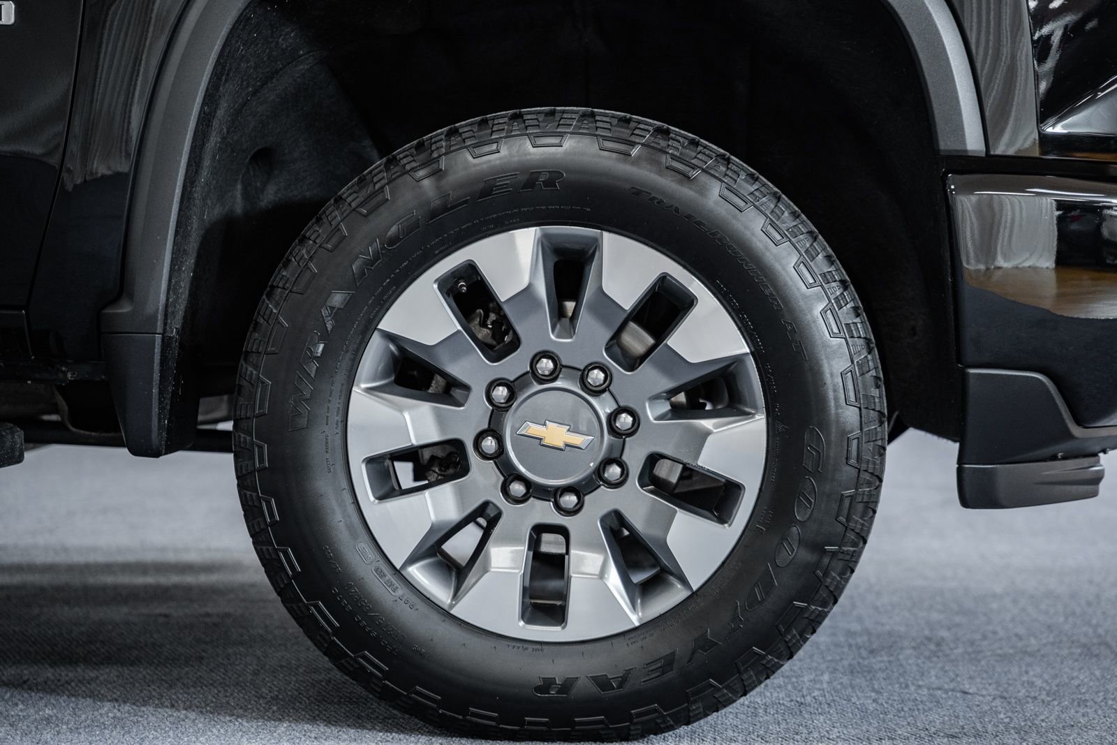 Used 2024 Chevrolet Silverado 2500 Custom image 18