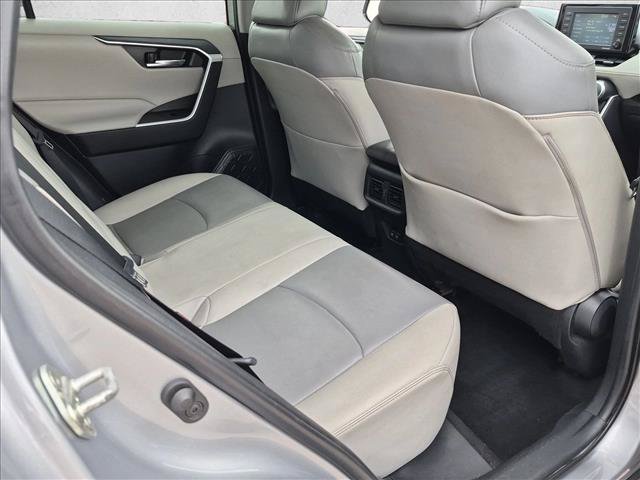 Used 2020 Toyota RAV4 XLE Premium FWD image 18
