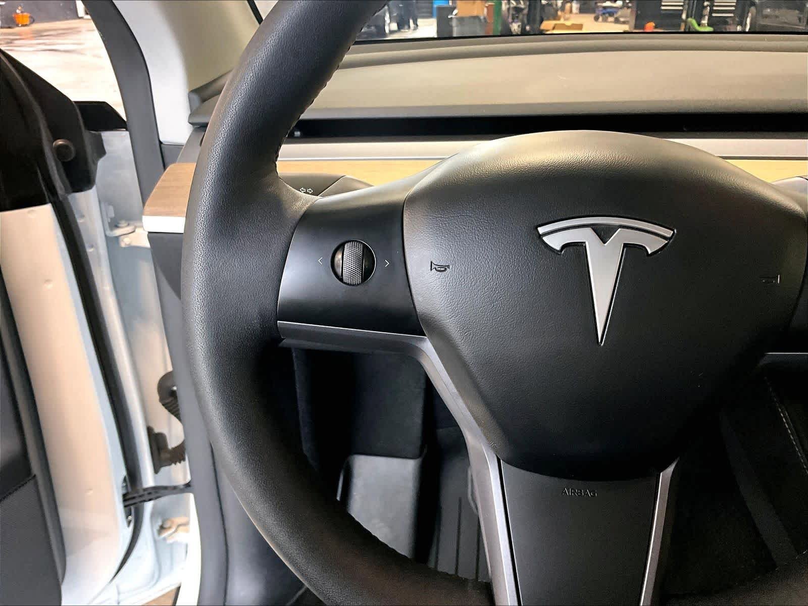 Used 2023 Tesla Model Y AWD image 24