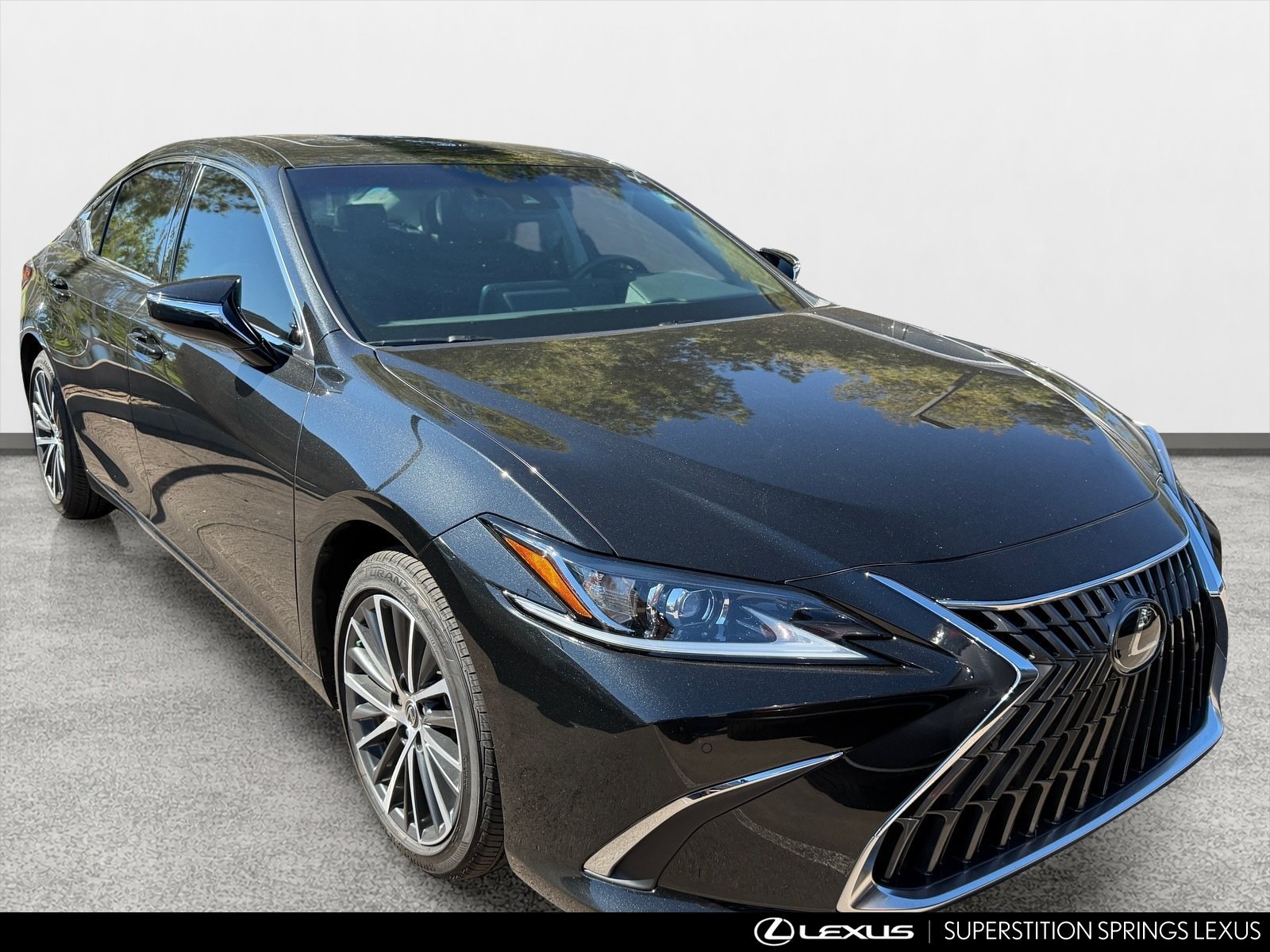 Used 2023 Lexus ES 300h w/ Premium Package FWD image 2