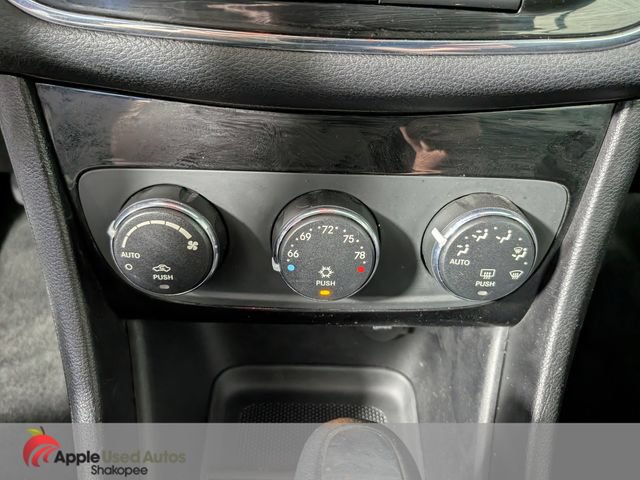 Used 2012 Chrysler 200 Touring FWD image 20