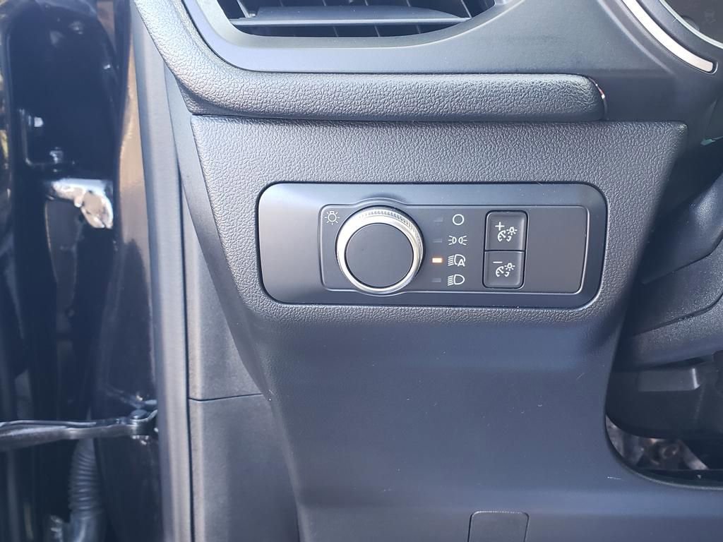 Used 2020 Ford Escape SE image 31