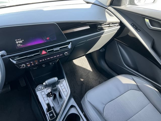 Used 2024 Kia Niro EX FWD image 30