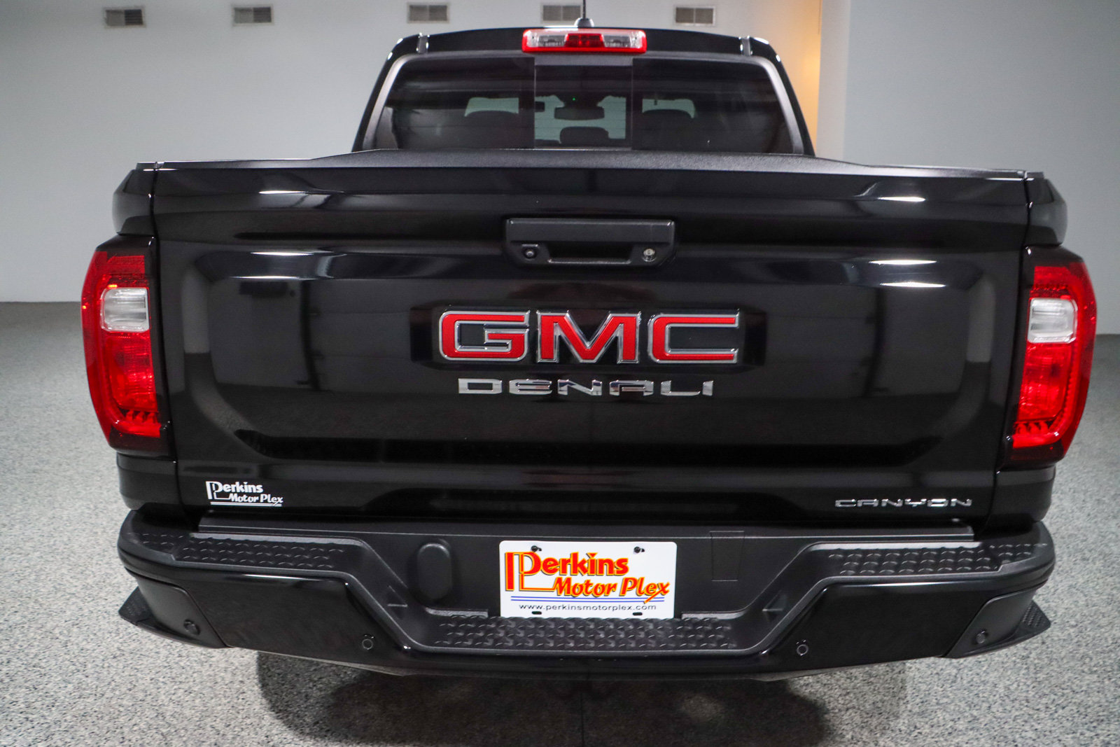 Used 2023 GMC Canyon Denali AWD/4WD image 8