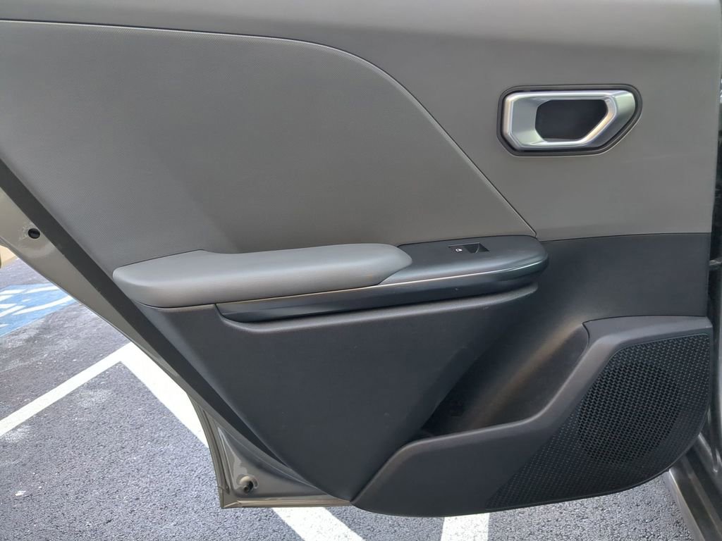 Used 2025 Kia K4 LXS image 25