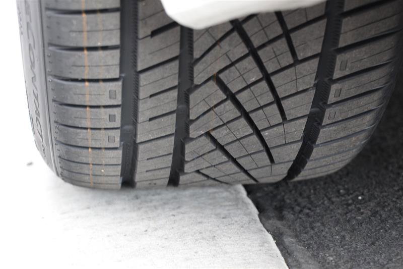 Used 2024 BMW M2 w/ Carbon Package image 34