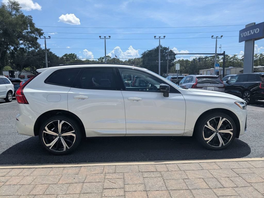 Certified 2024 Volvo XC60 B5 Ultimate w/ Protection Package Premier AWD/4WD image 7