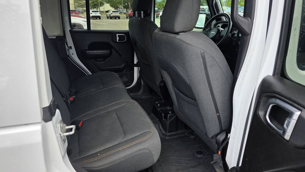 Used 2024 Jeep Wrangler Unlimited Sport AWD/4WD image 7