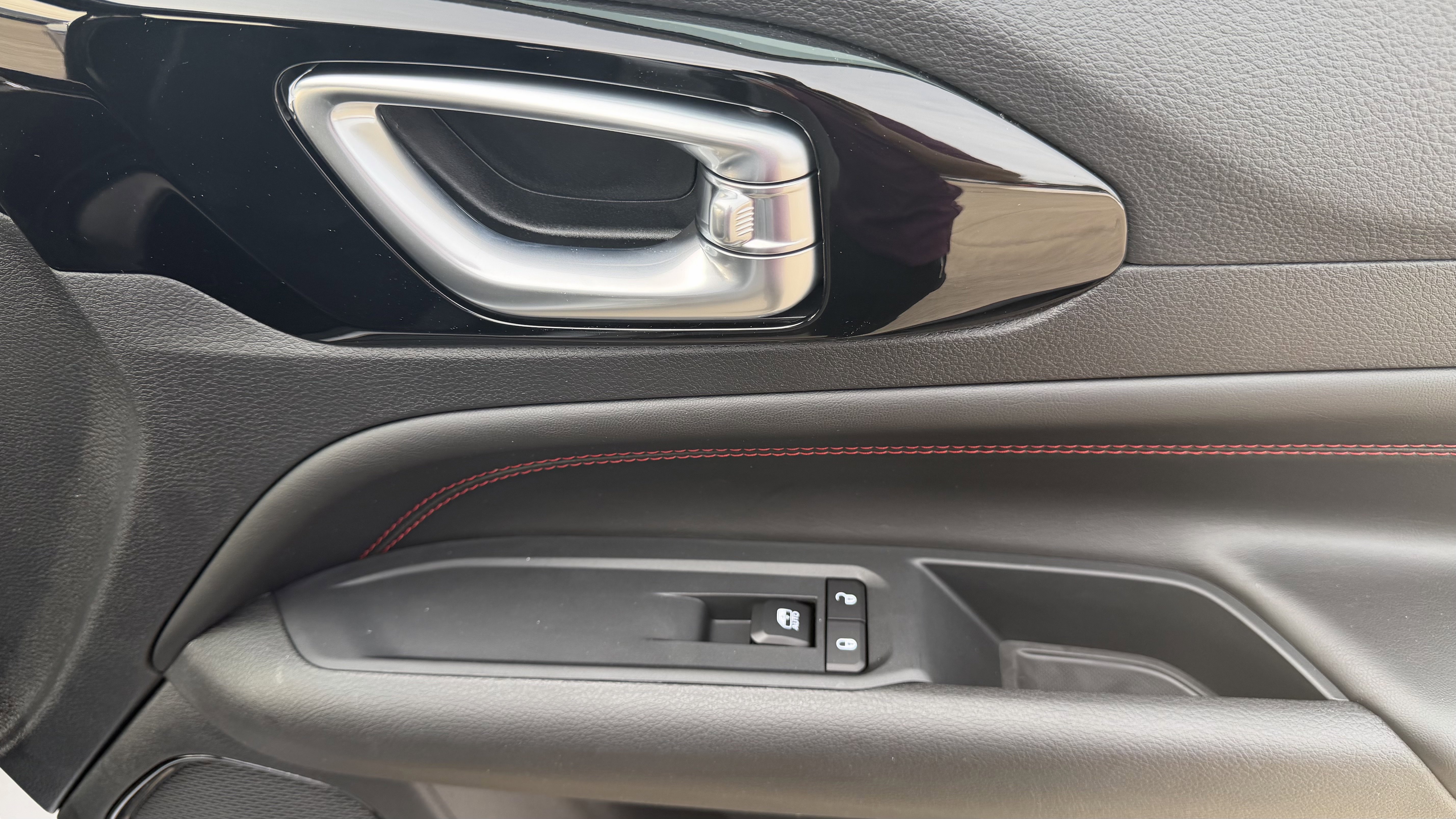 New 2026 Jeep Compass Trailhawk w/ Trailer Tow Group image 31