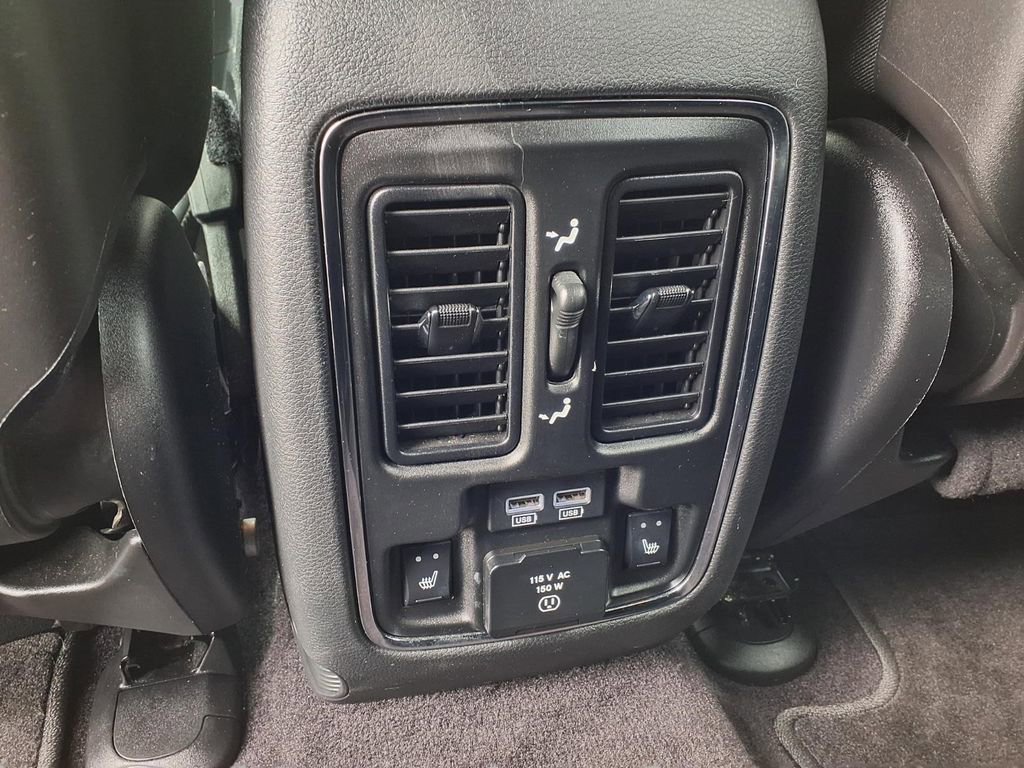 Used 2017 Jeep Grand Cherokee Limited image 24