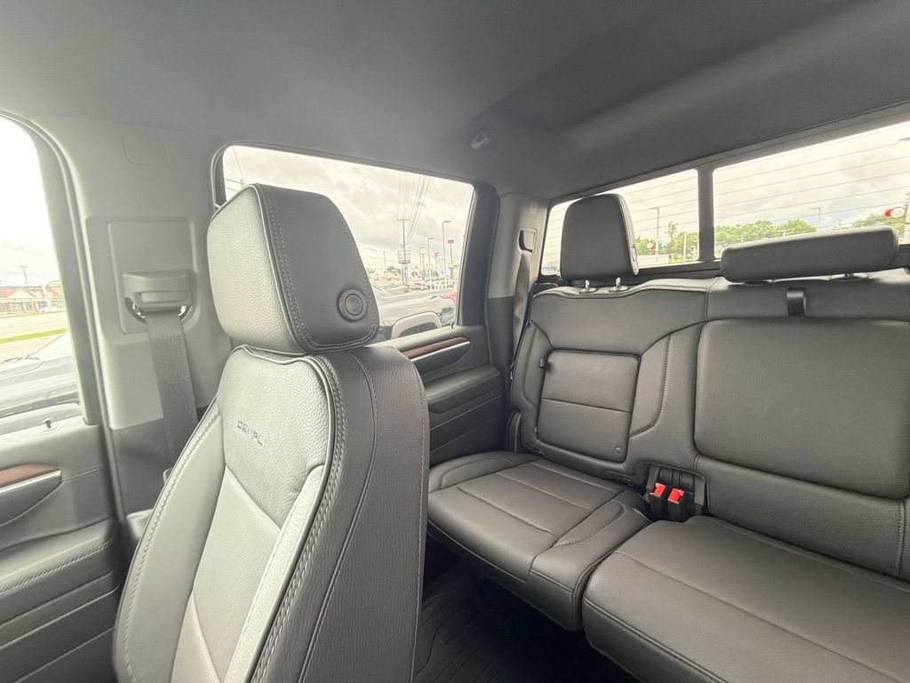 Used 2026 GMC Sierra 2500 Denali w/ Denali Reserve Package AWD/4WD image 12