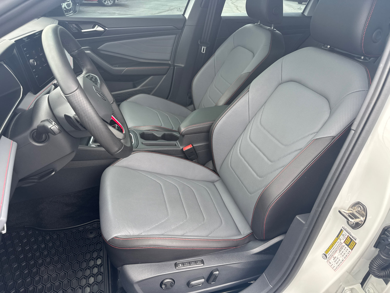 Used 2026 Volkswagen Jetta GLI Autobahn FWD image 9