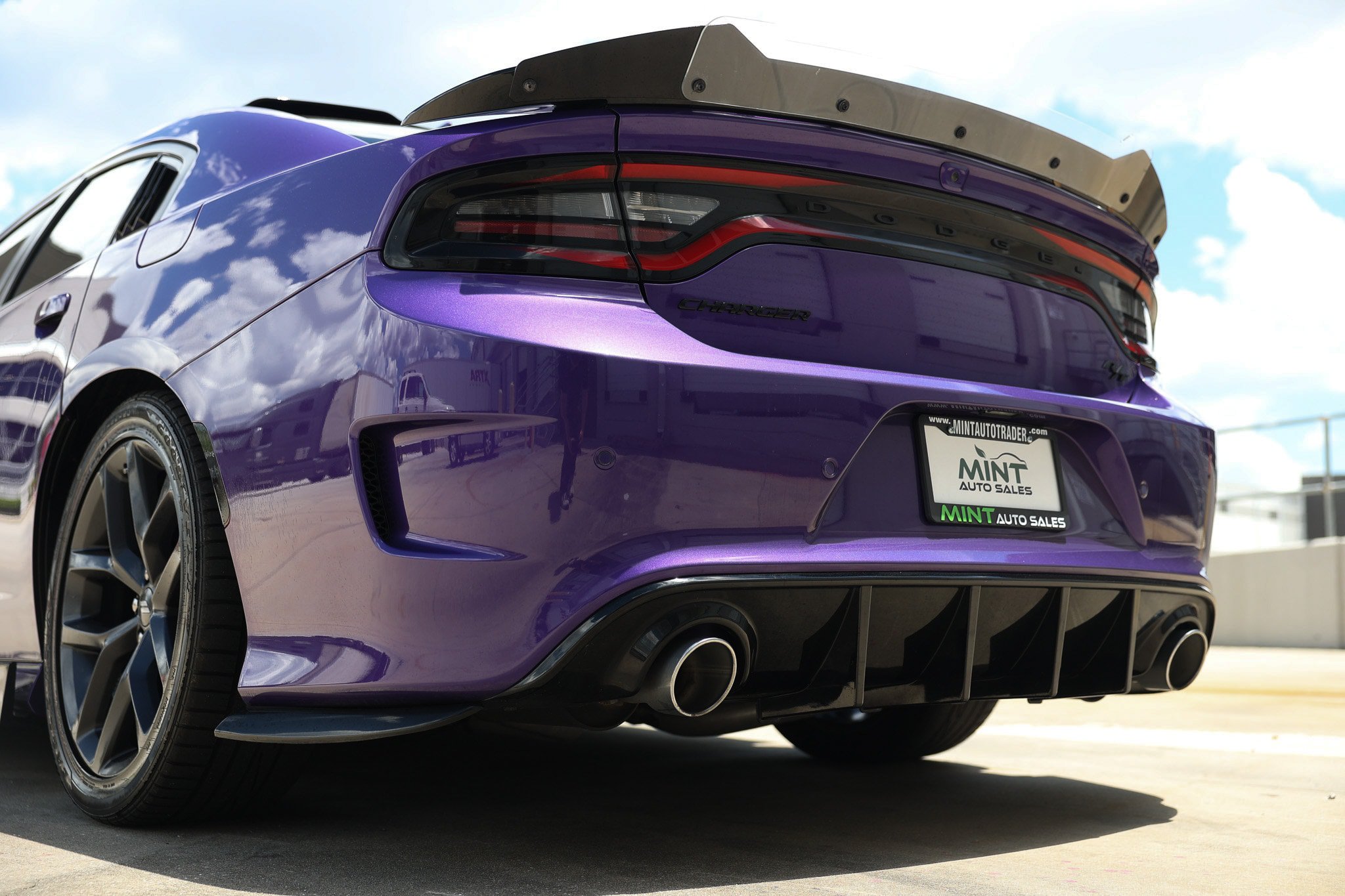 Used 2023 Dodge Charger R/T w/ Blacktop Package RWD image 38