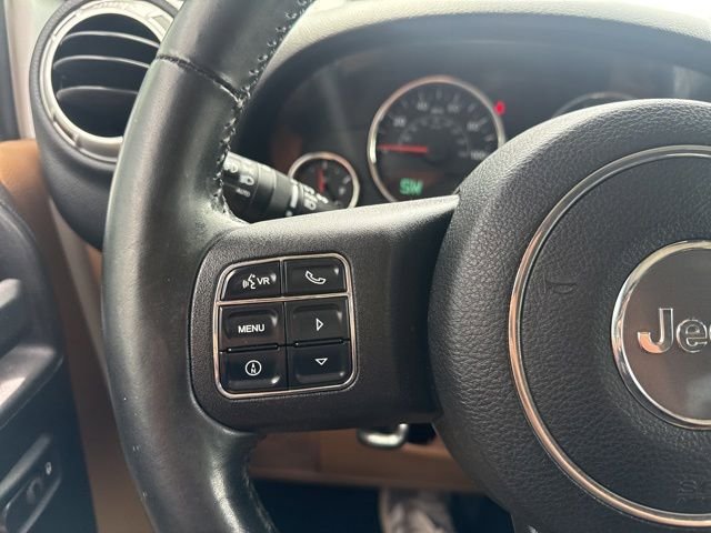Used 2011 Jeep Wrangler Unlimited Sahara w/ Connectivity Group AWD/4WD image 17
