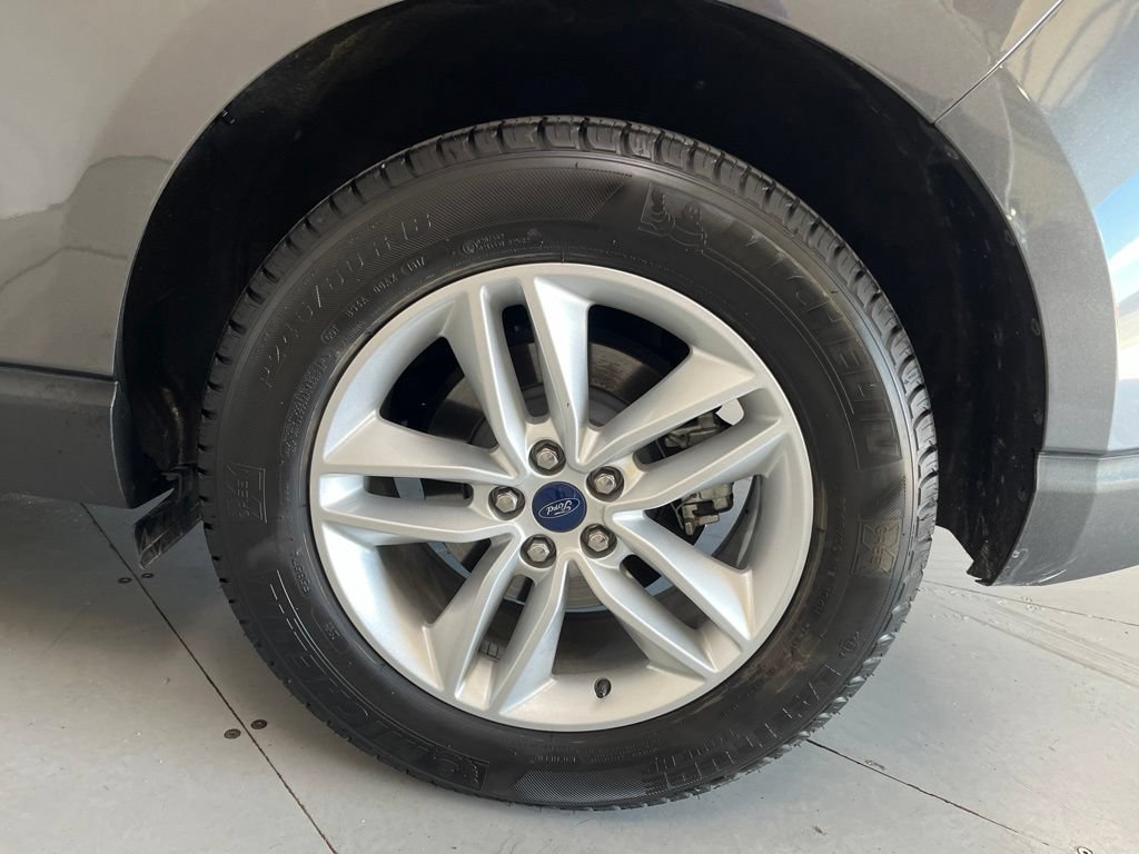 Used 2017 Ford Edge SEL w/ Equipment Group 201A AWD/4WD image 16
