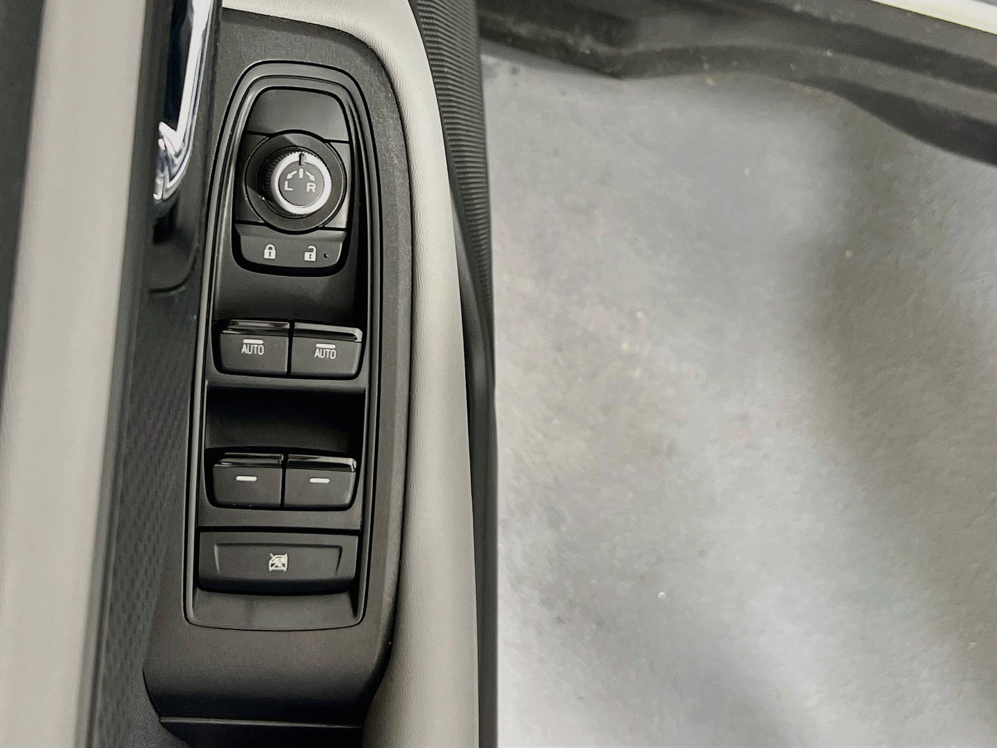 Used 2023 Subaru Outback Premium AWD/4WD image 17
