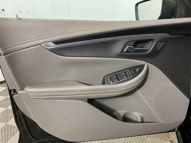 Certified 2018 Chevrolet Impala LT FWD image 11