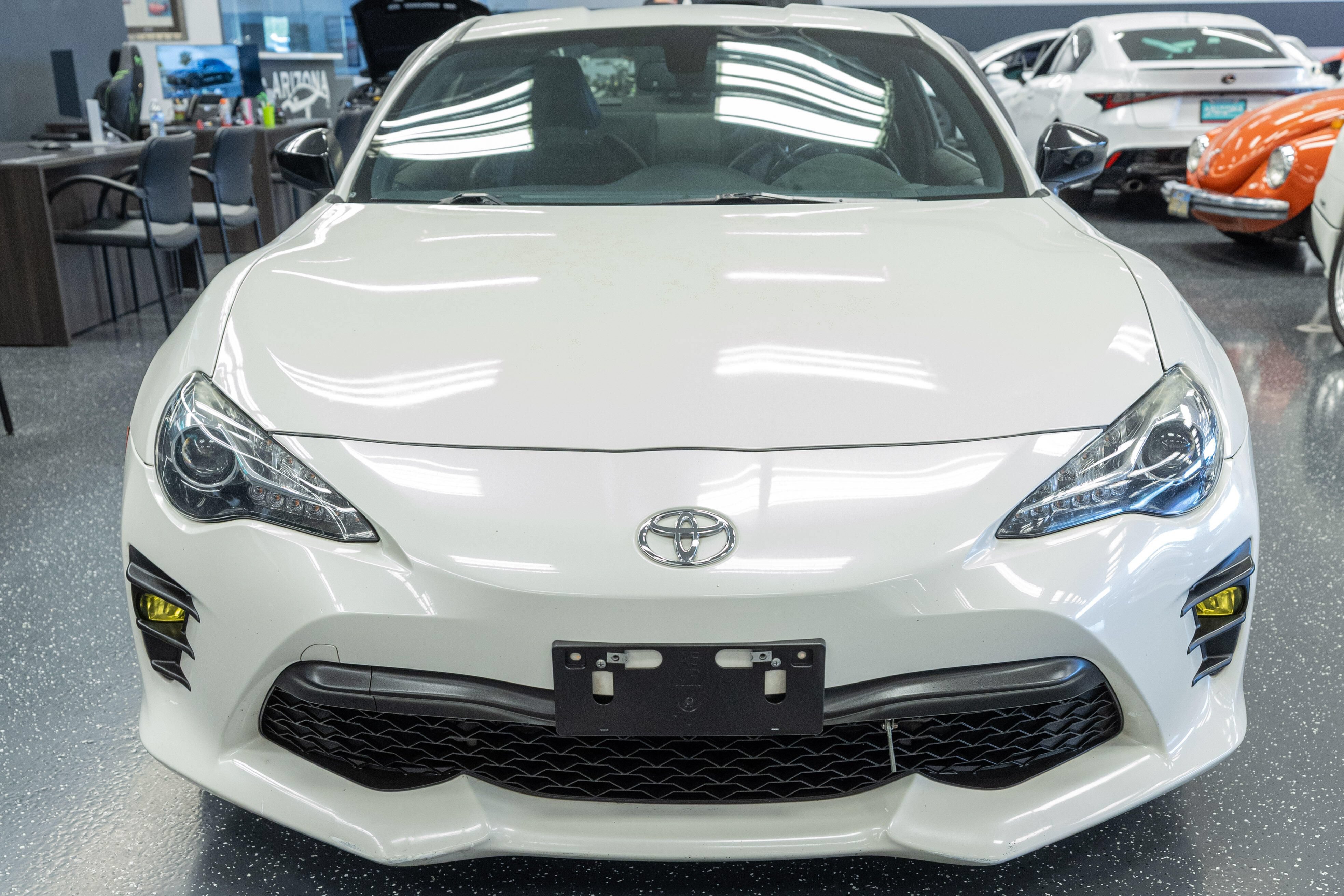 Used 2018 Toyota 86 RWD image 2