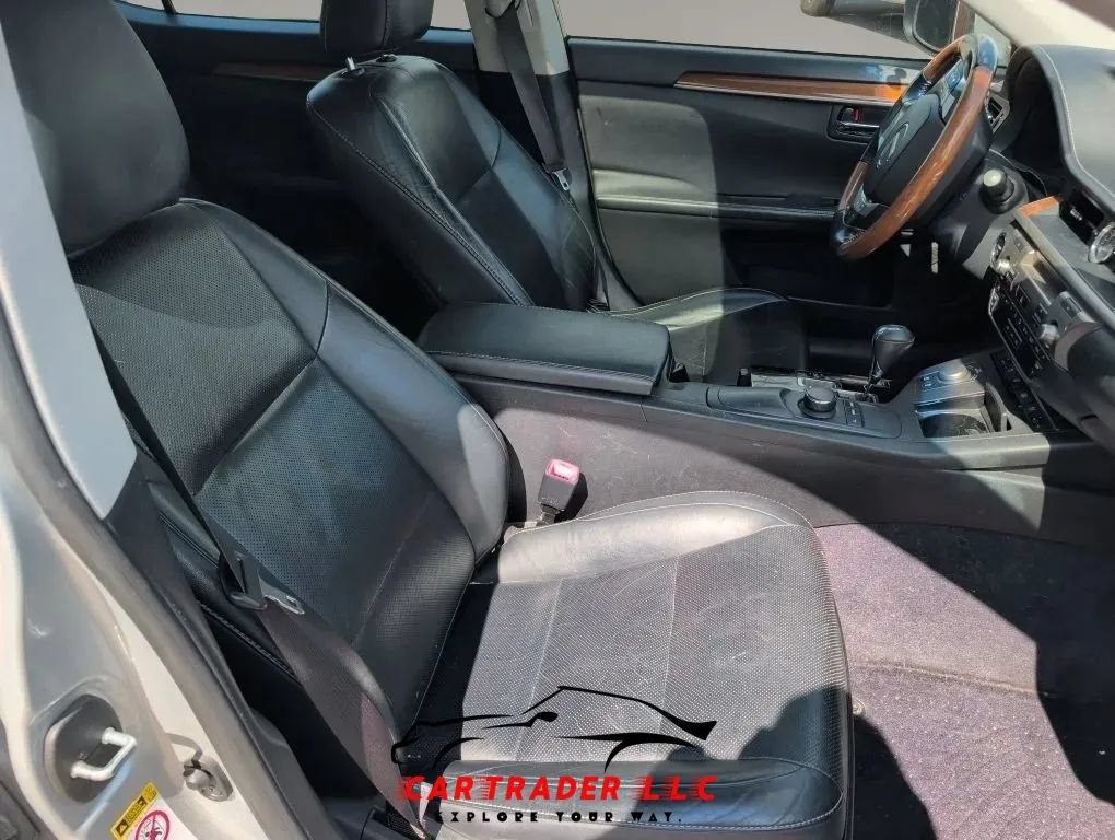 Used 2013 Lexus ES 300h w/ Luxury Pkg FWD image 21