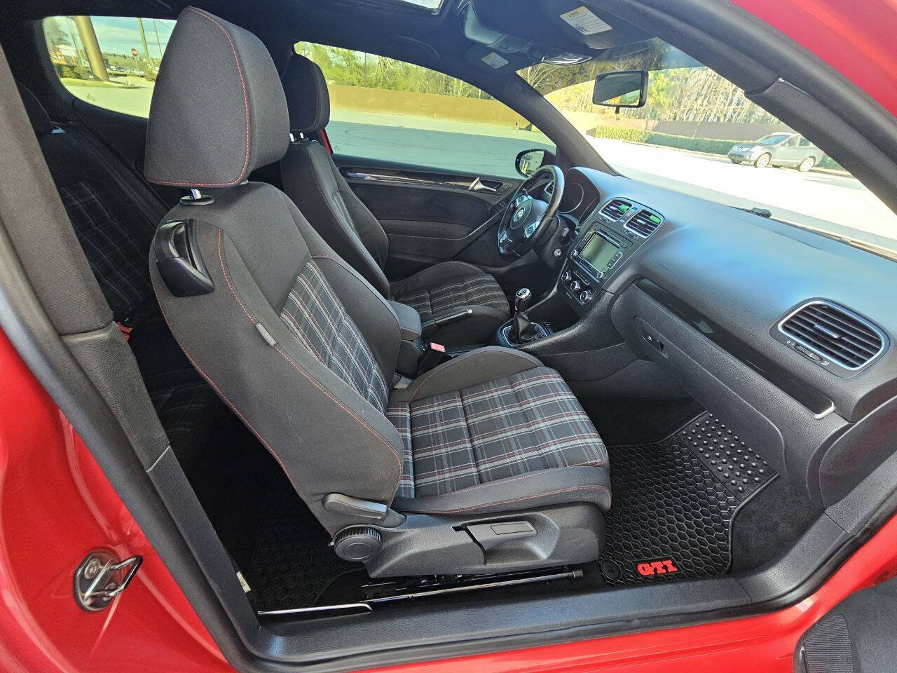Used 2011 Volkswagen GTI 2-Door FWD image 6