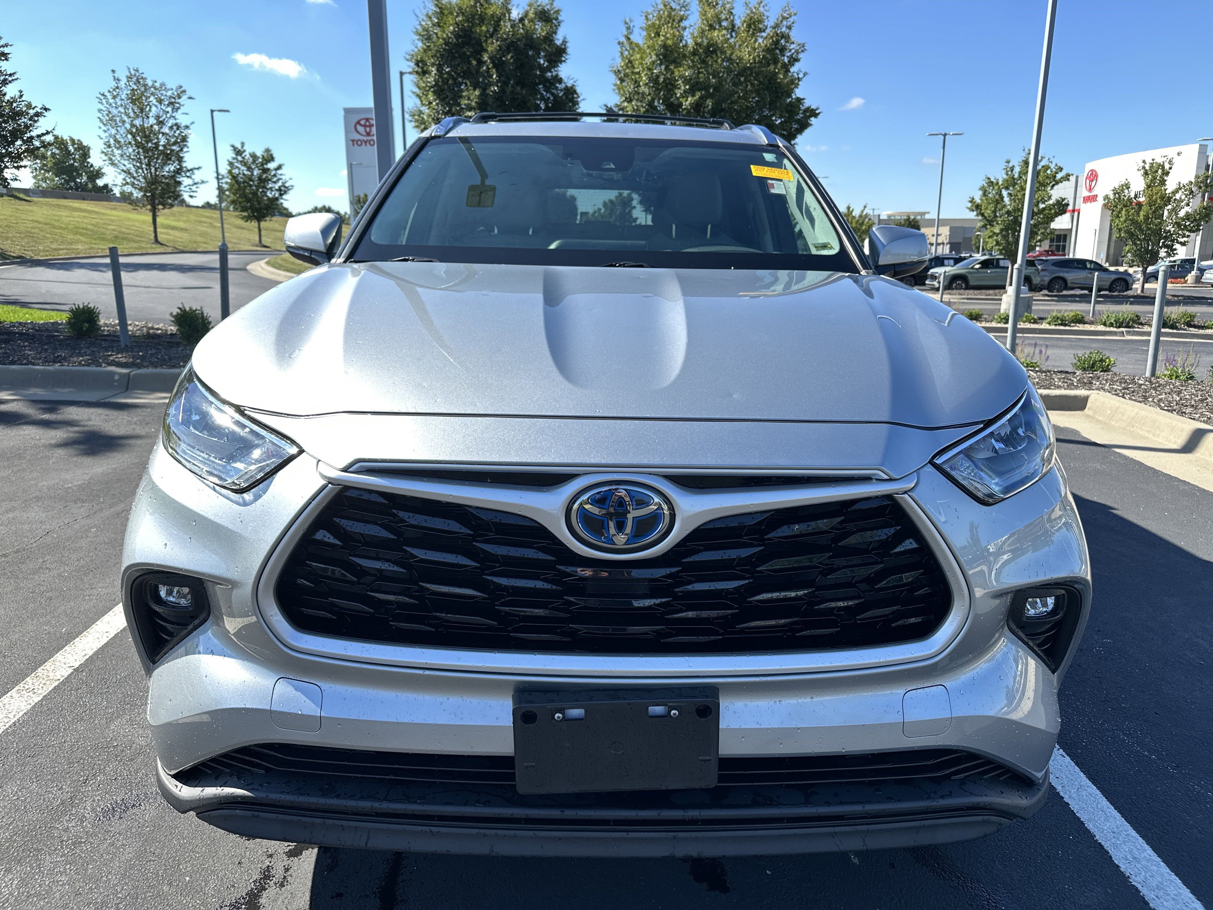 Certified 2020 Toyota Highlander XLE image 3