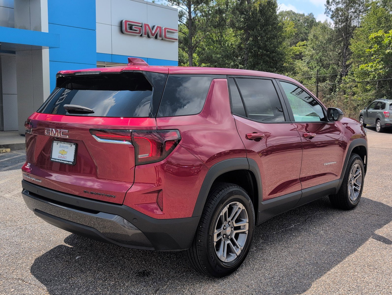 Used 2025 GMC Terrain Elevation image 5