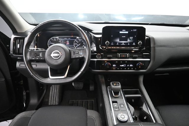 Used 2024 Nissan Pathfinder SV AWD/4WD image 11
